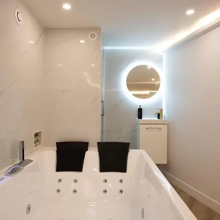 Beau Sous-plex Avec Jacuzzi Appartement