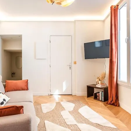 Beau Sous-plex Avec Jacuzzi Апартаменты *