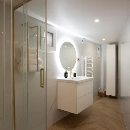 Beau Sous-plex Avec Jacuzzi Apartment