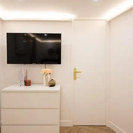 Beau Sous-plex Avec Jacuzzi Апартаменты