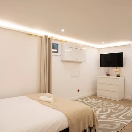 Beau Sous-plex Avec Jacuzzi