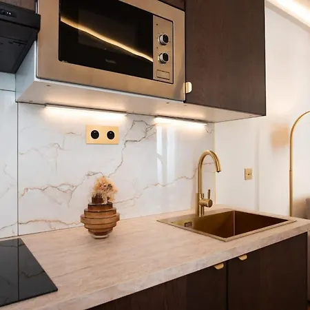 Beau Sous-plex Avec Jacuzzi